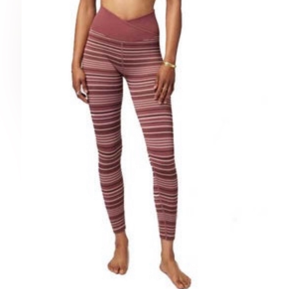 NWOT Spiritual Gangster Wrap Front Love Sculpt 7/8 Legging in Size XS/S.